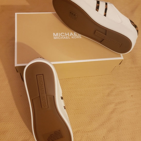 Michael Kors Irving stripe Lace up sneakers - Picture 4 of 6